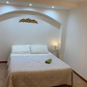 https://taormina-casa-la-rosa.taorminaitalyhotels.com