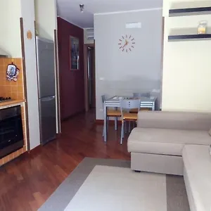 https://mazzini-house.taorminaitalyhotels.com